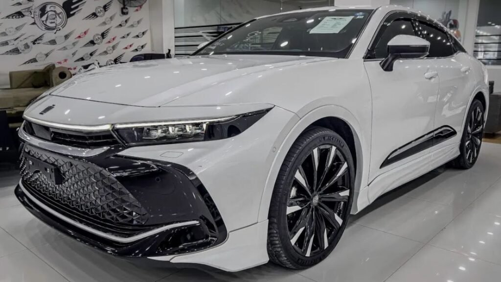 Toyota Crown 2025